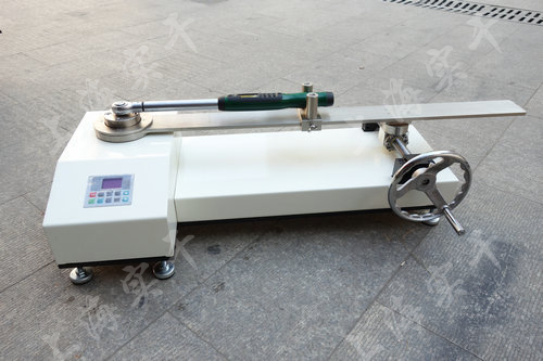 Ť��У��{������